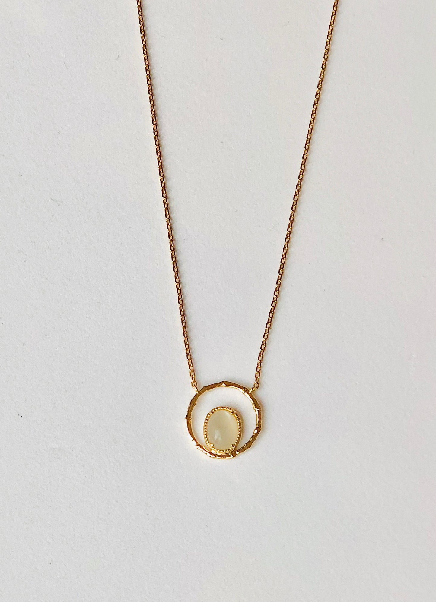 Collier Ona